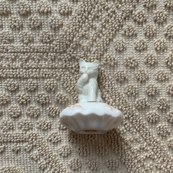 Vintage Avon “Sitting Pretty” Perfume Collectable - Picture 3 of 5
